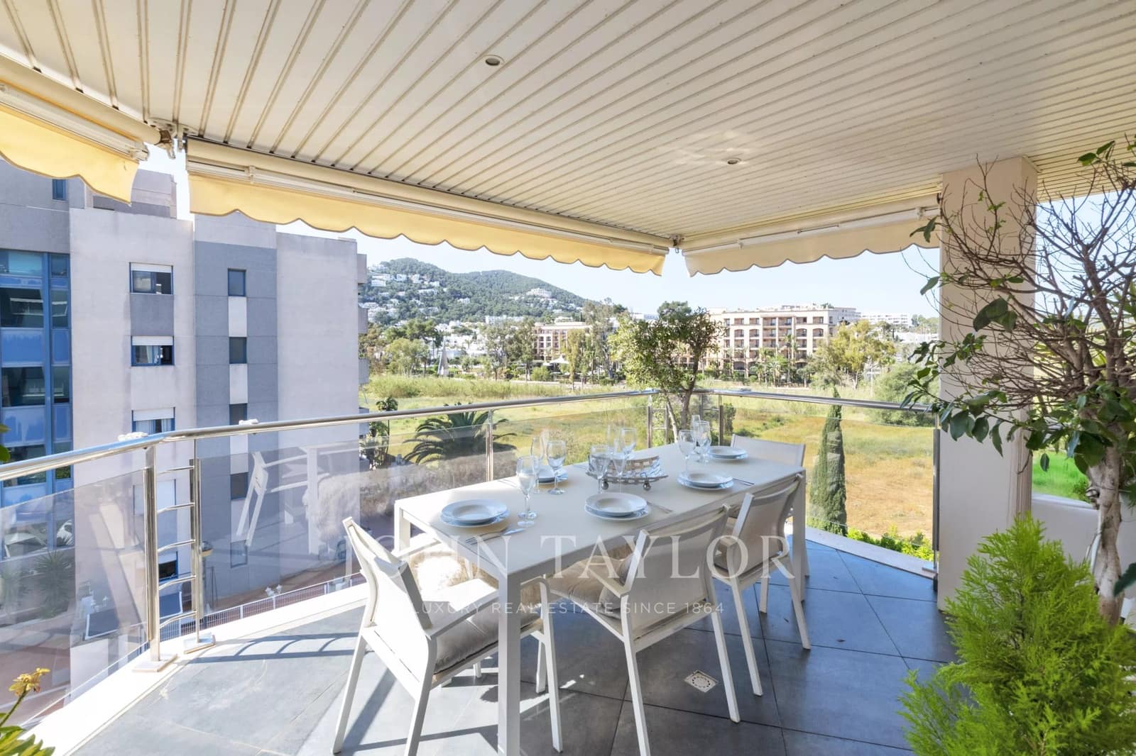 3 quarto Apartamento para venda em Santa Eulalia / Santa Eularia com piscina - 849 500 € (Ref: 9969090)