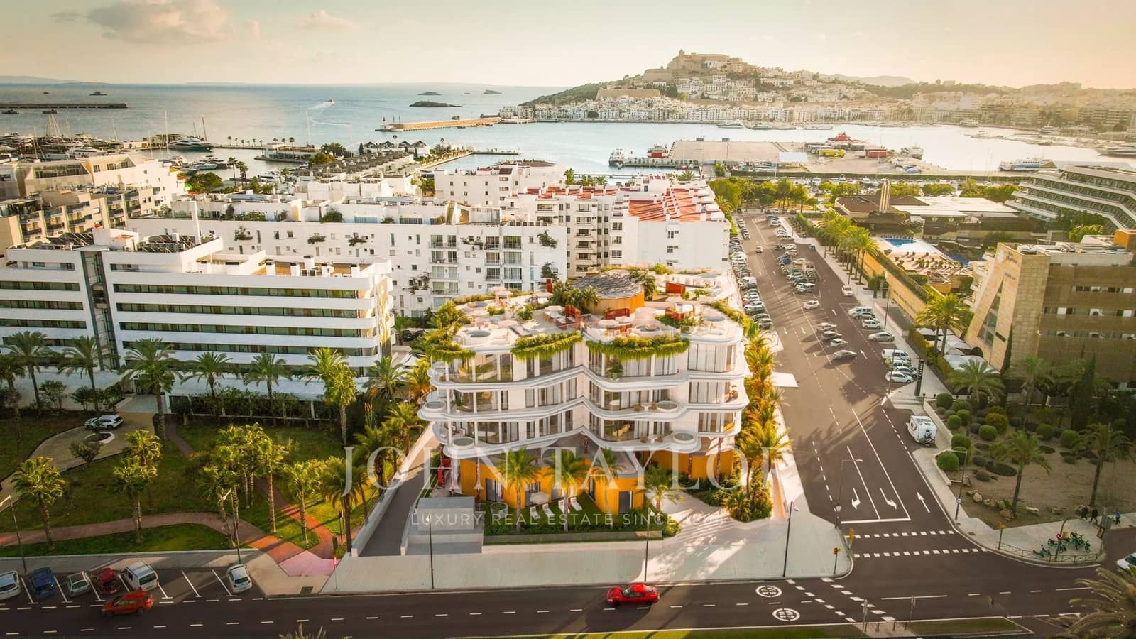 Apartment for sale in Ibiza / Eivissa town with pool - € 1,498,094 (Ref: 9969091)