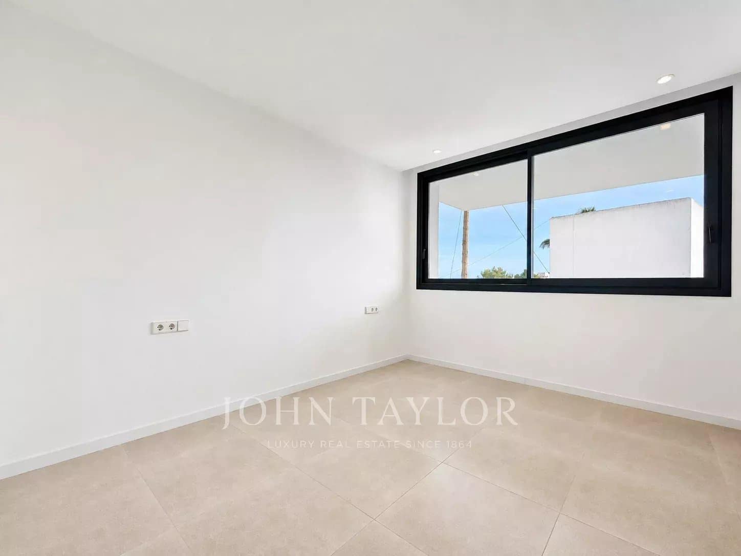 4 slaapkamer Villa te koop in Santa Eulalia / Santa Eularia met zwembad garage - € 2.350.000 (Ref: 9969092)
