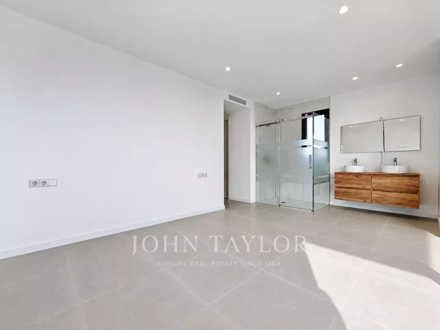 4 slaapkamer Villa te koop in Santa Eulalia / Santa Eularia met zwembad garage - € 2.350.000 (Ref: 9969092)