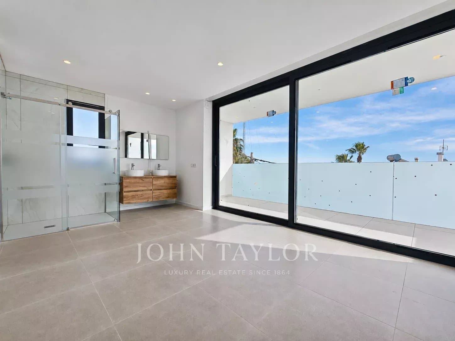 4 slaapkamer Villa te koop in Santa Eulalia / Santa Eularia met zwembad garage - € 2.350.000 (Ref: 9969092)