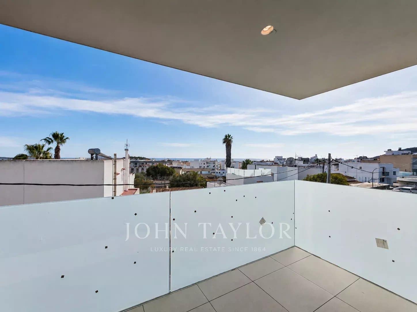 4 slaapkamer Villa te koop in Santa Eulalia / Santa Eularia met zwembad garage - € 2.350.000 (Ref: 9969092)