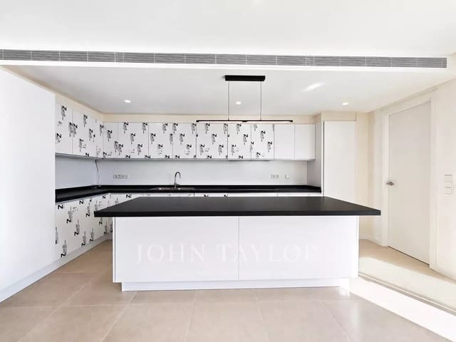 4 quarto Moradia para venda em Santa Eulalia / Santa Eularia com piscina garagem - 2 350 000 € (Ref: 9969092)