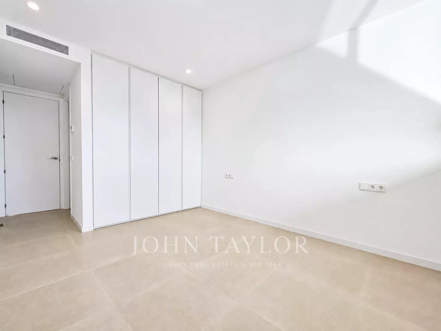 4 slaapkamer Villa te koop in Santa Eulalia / Santa Eularia met zwembad garage - € 2.350.000 (Ref: 9969092)
