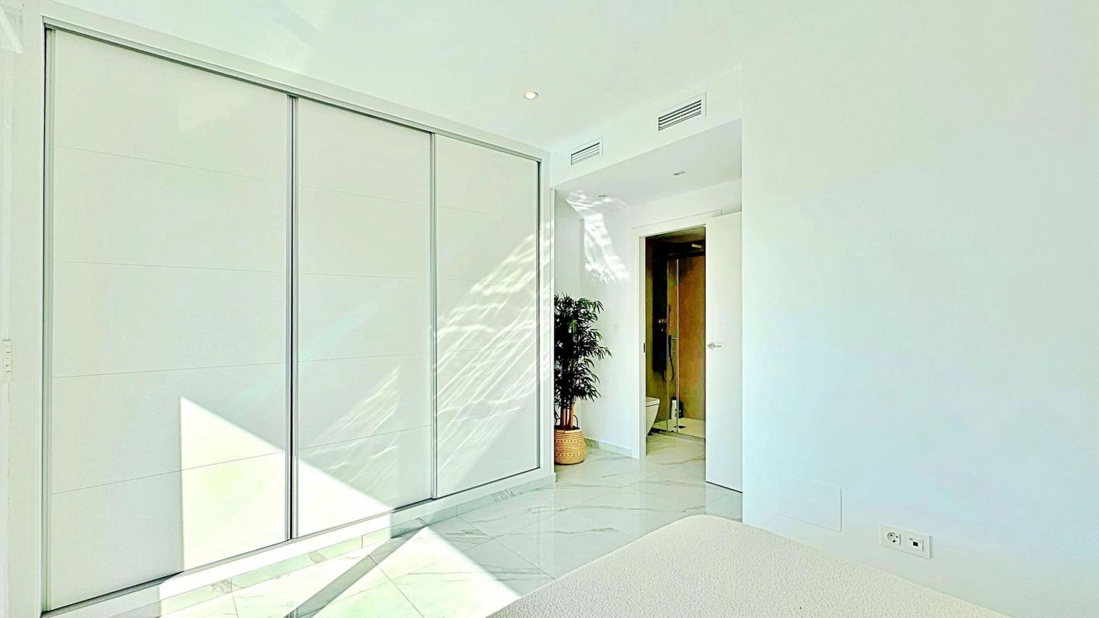 3 soveværelse Rækkehus til salg i La Siesta med swimmingpool - € 326.000 (Ref: 9656627)