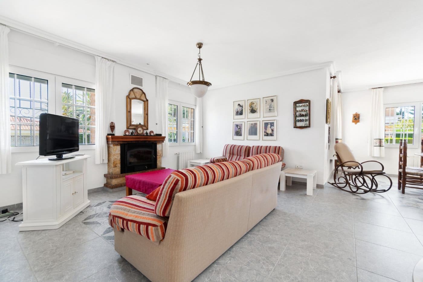 5 Zimmer Villa zu verkaufen in La Veleta mit Pool Garage - 1.200.000 € (Ref: 9656630)