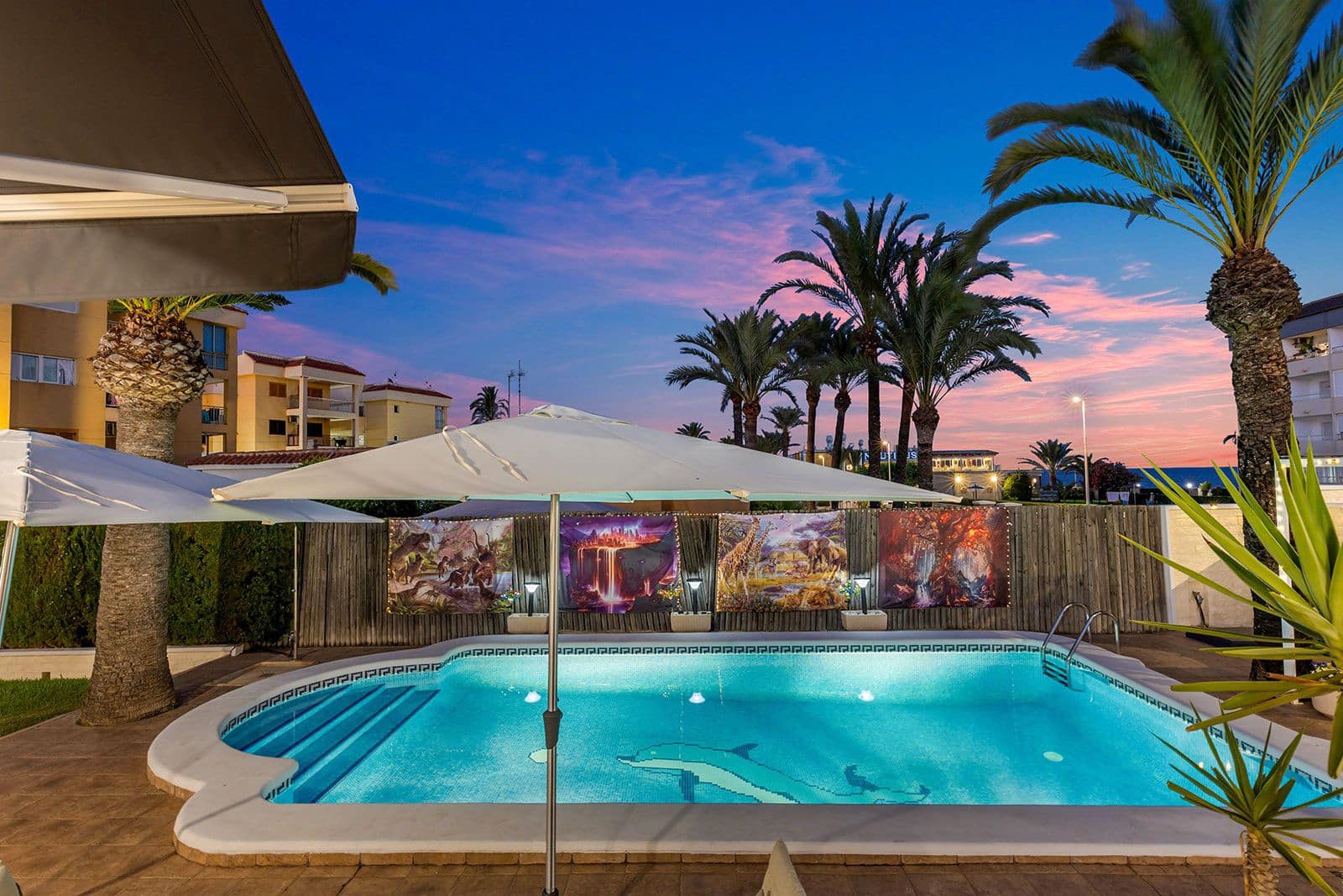 Chalet de 4 habitaciones en Punta Prima en venta con piscina - 656.000 € (Ref: 9656634)