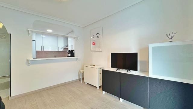 1 sypialnia Apartament na sprzedaż w Los Europeos, Torrevieja z basenem garażem - 187 900 € (Ref: 9656639)