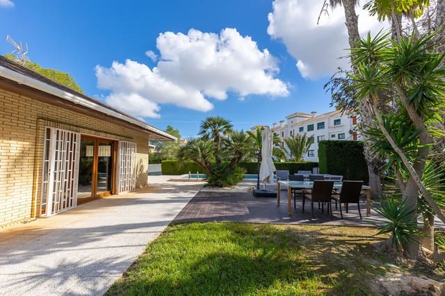 5 sovrum Villa till salu i Las Filipinas med pool garage - 670 000 € (Ref: 9656641)