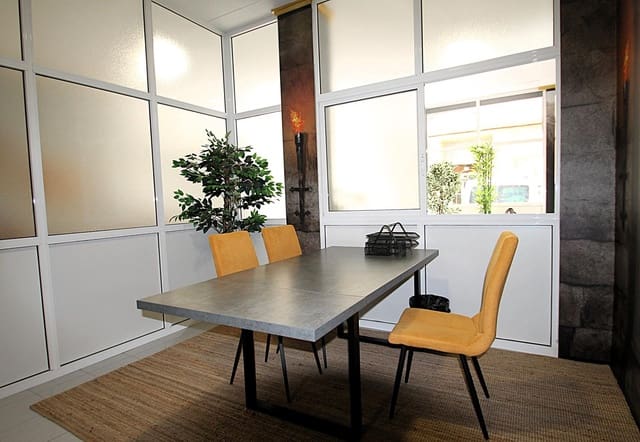 3 sovrum Kommersiell till salu i Las Piscinas Naturales, Torrevieja - 210 000 € (Ref: 9656643)