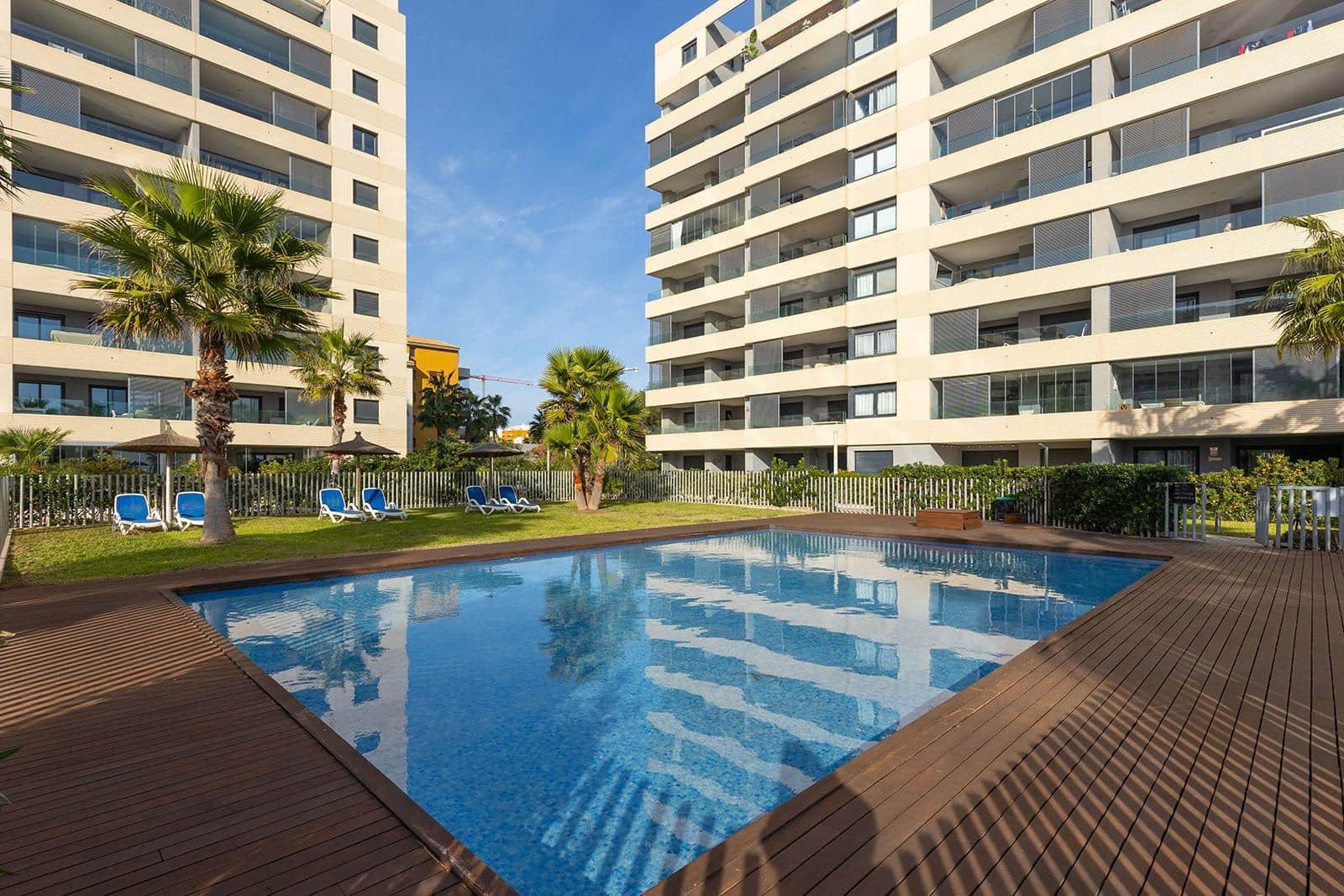 3 bedroom Penthouse for sale in Punta Prima with pool garage - € 765,000 (Ref: 9656645)