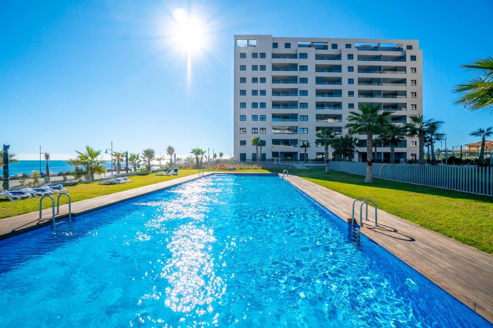 3 bedroom Penthouse for sale in Punta Prima with pool garage - € 765,000 (Ref: 9656645)
