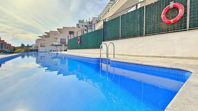 Apartamento de 2 habitaciones en Lomas de Campoamor - Las Ramblas, Orihuela en venta con piscina - 299.000 € (Ref: 9656647)