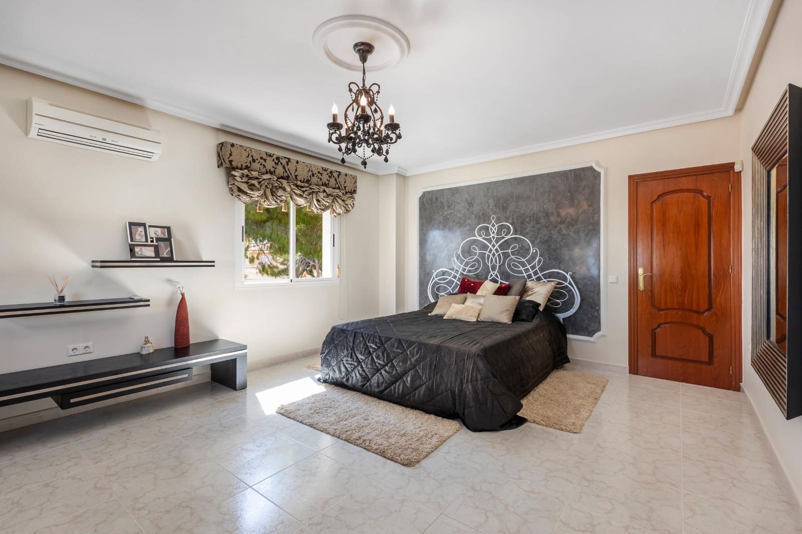 5 quarto Moradia para venda em Pueblo Bravo com piscina garagem - 599 000 € (Ref: 9744130)