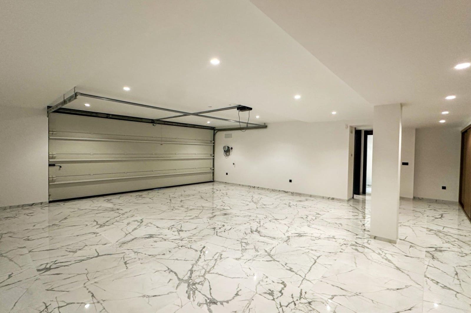 4 slaapkamer Villa te koop in Villamartin met zwembad garage - € 2.950.000 (Ref: 9815834)
