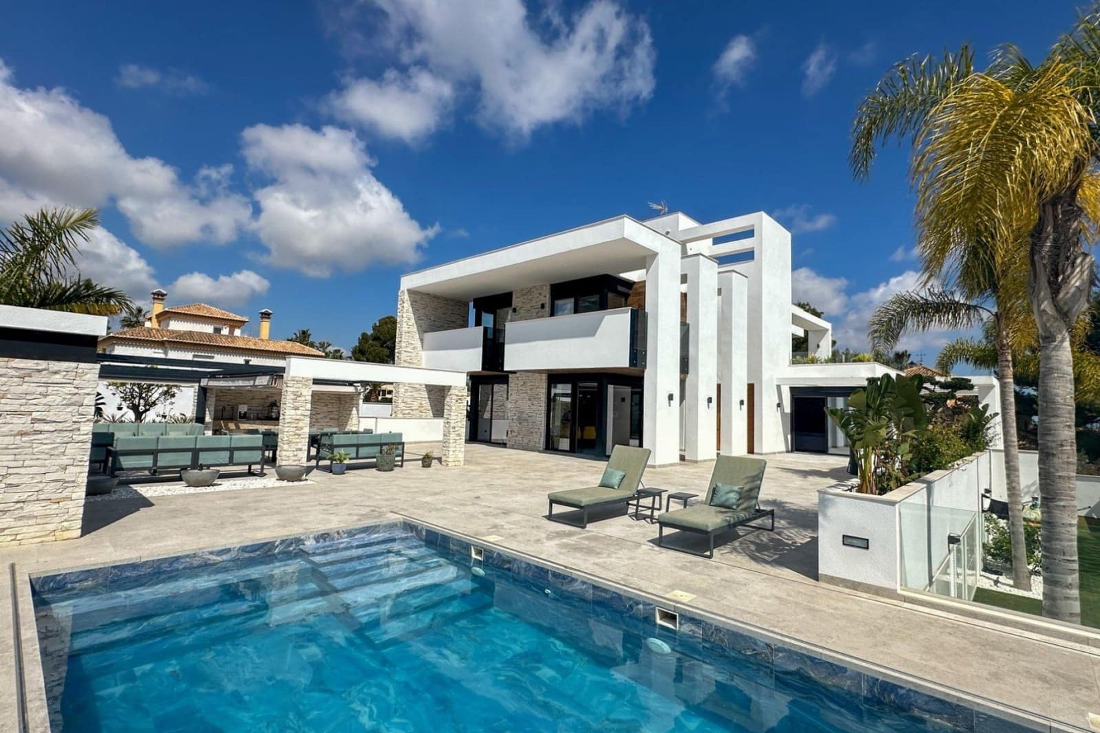 4 slaapkamer Villa te koop in Villamartin met zwembad garage - € 2.950.000 (Ref: 9815834)