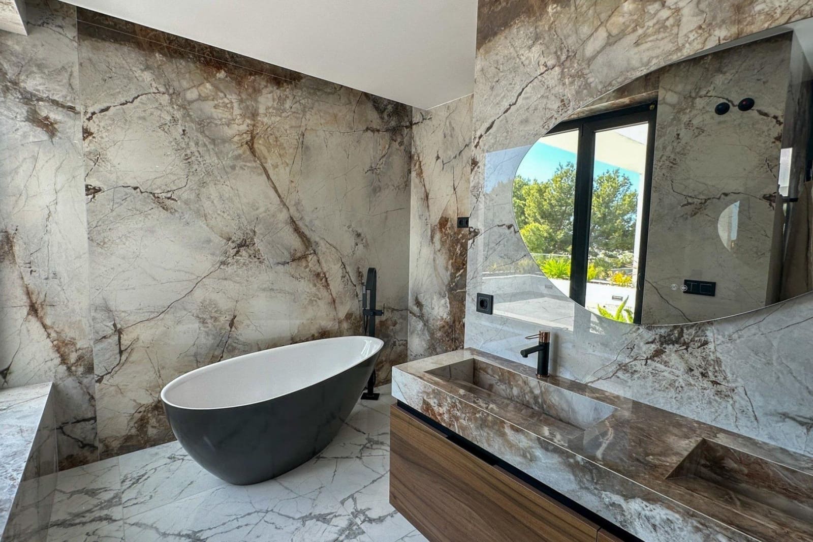 4 slaapkamer Villa te koop in Villamartin met zwembad garage - € 2.950.000 (Ref: 9815834)