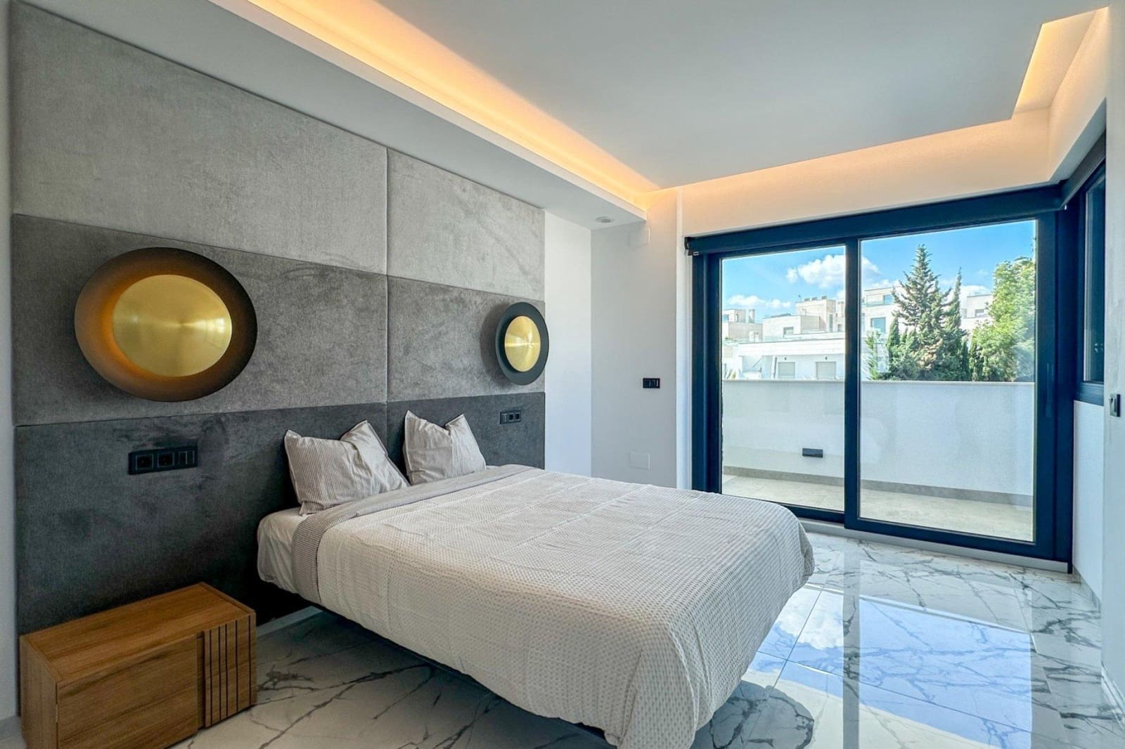 4 slaapkamer Villa te koop in Villamartin met zwembad garage - € 2.950.000 (Ref: 9815834)