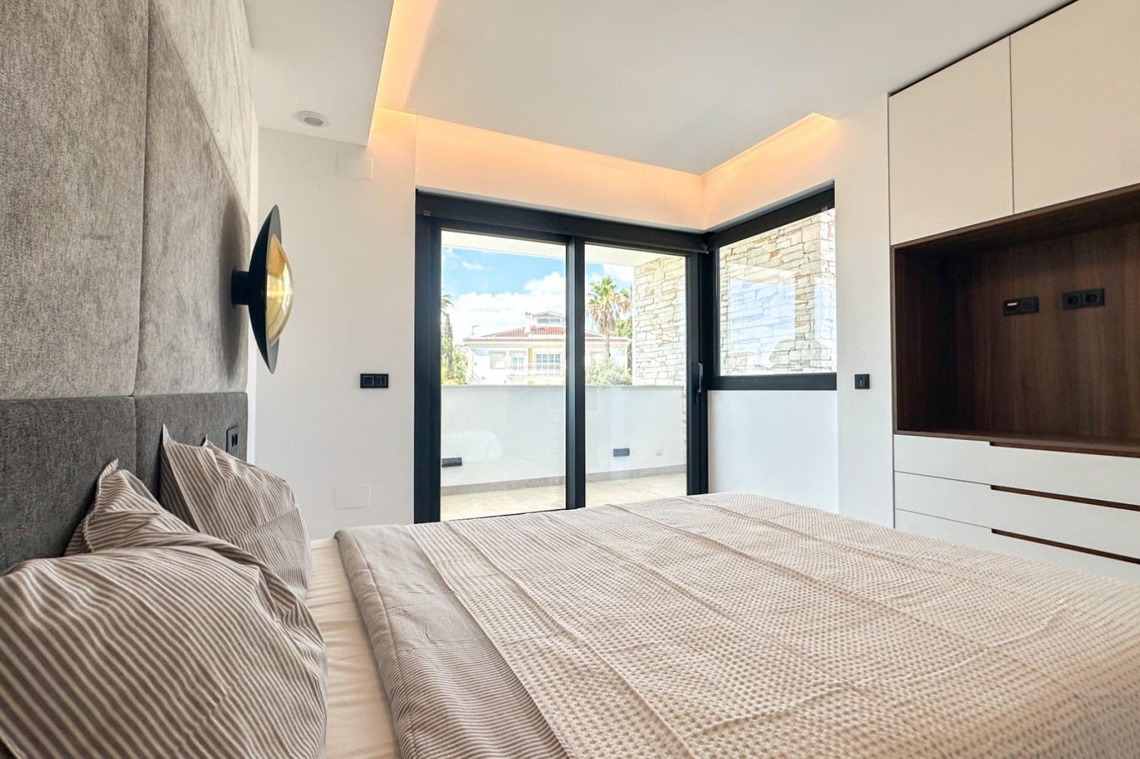 4 slaapkamer Villa te koop in Villamartin met zwembad garage - € 2.950.000 (Ref: 9815834)