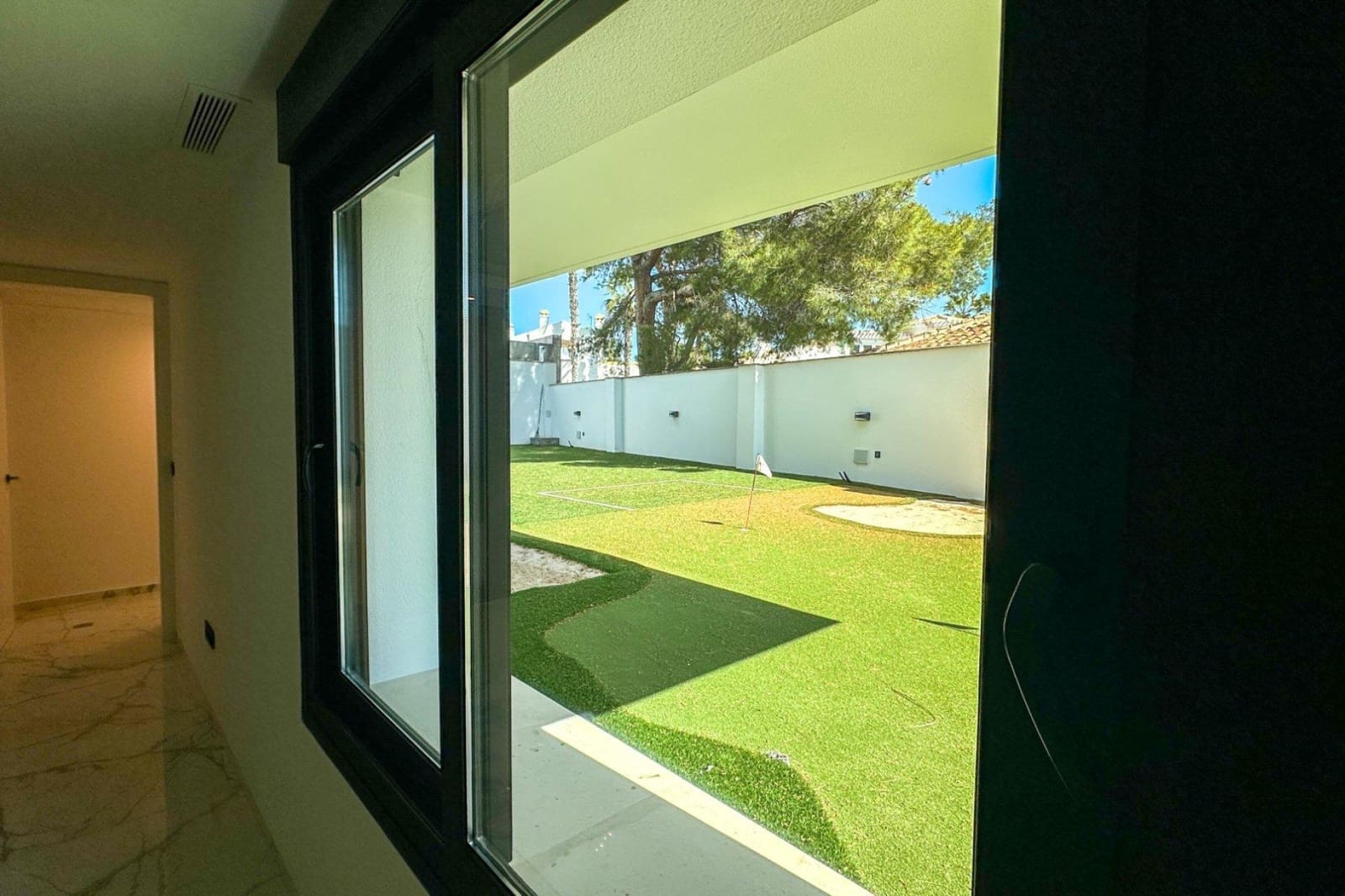 4 slaapkamer Villa te koop in Villamartin met zwembad garage - € 2.950.000 (Ref: 9815834)