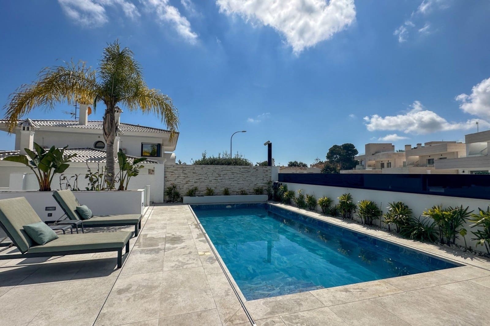 4 slaapkamer Villa te koop in Villamartin met zwembad garage - € 2.950.000 (Ref: 9815834)