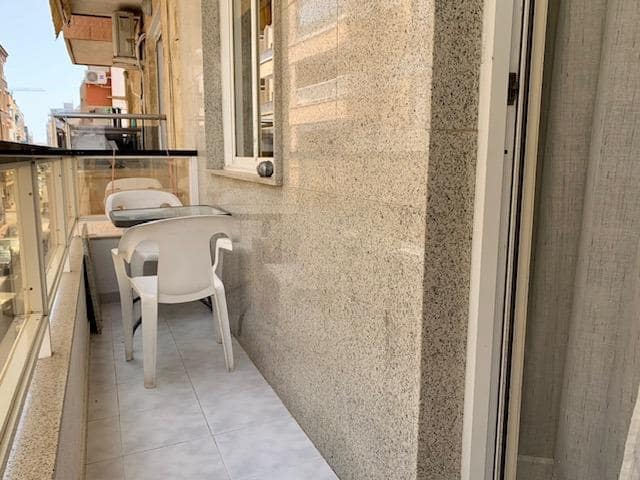 3 bedroom Apartment for rent in Torrevieja - € 850 (Ref: 9860080)