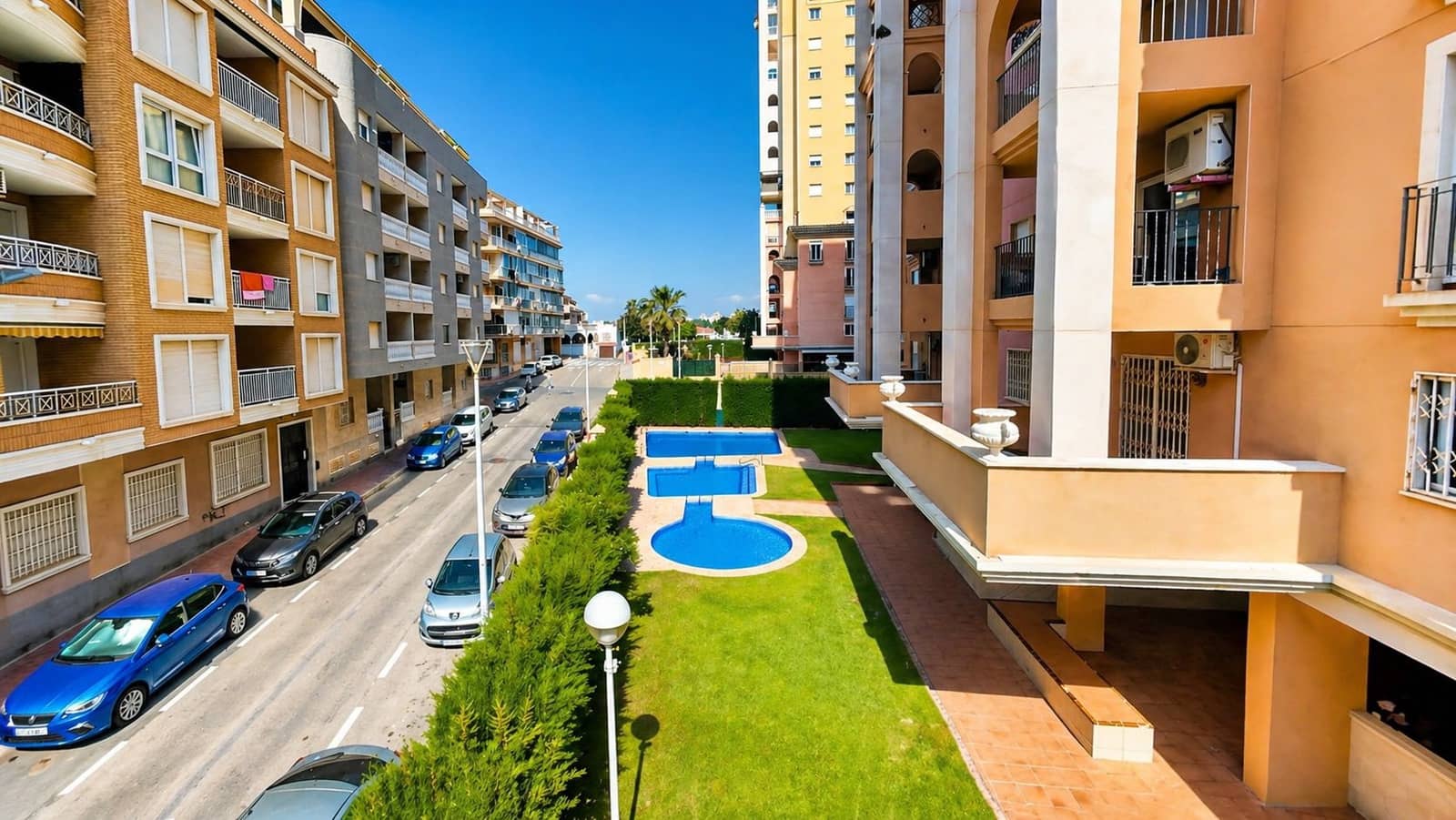 3 quarto Apartamento para venda em Torrevieja com piscina - 255 000 € (Ref: 9873487)