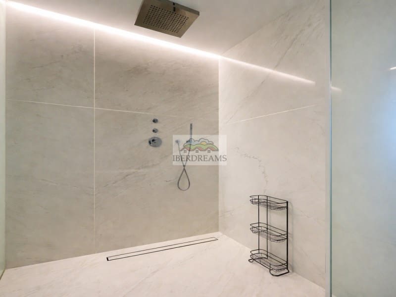 2 slaapkamer Flat te koop in Barcelona stad met zwembad garage - € 1.372.000 (Ref: 7835573)