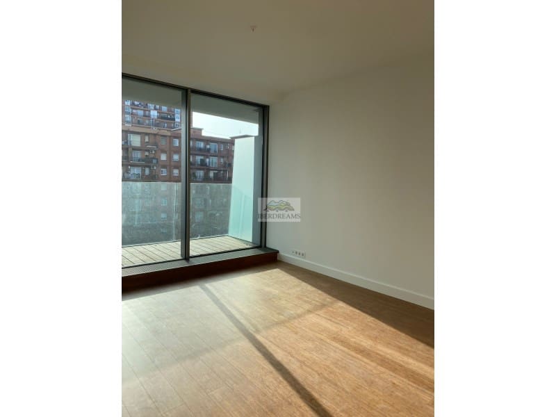 2 soveværelse Lejlighed til salg i Barcelona by med swimmingpool garage - € 999.000 (Ref: 7976471)