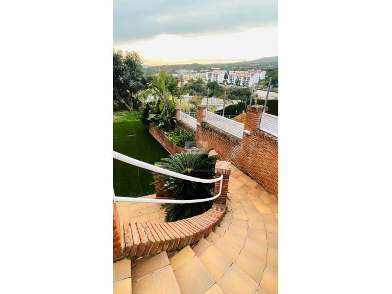 4 soveværelse Villa til salg i Arenys de Mar med garage - € 850.000 (Ref: 8836829)