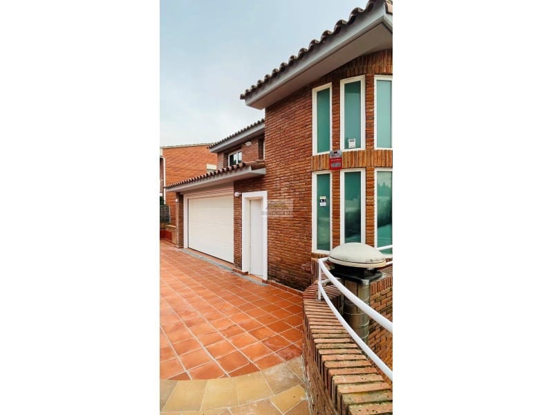 4 soveværelse Villa til salg i Arenys de Mar med garage - € 850.000 (Ref: 8836829)