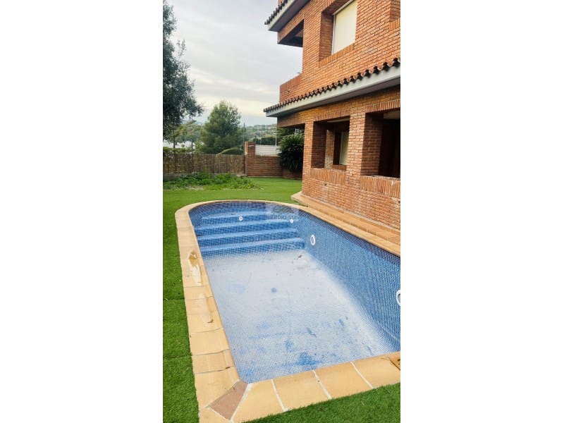 4 soveværelse Villa til salg i Arenys de Mar med garage - € 850.000 (Ref: 8836829)