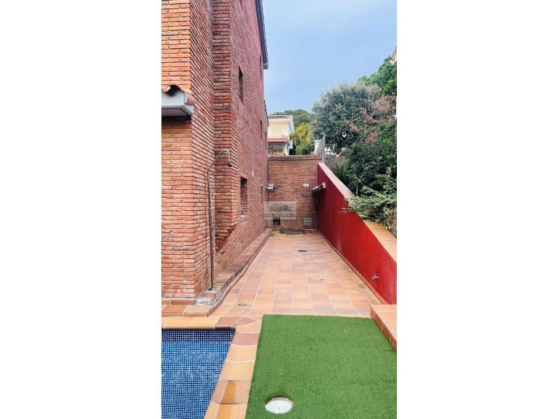 4 soveværelse Villa til salg i Arenys de Mar med garage - € 850.000 (Ref: 8836829)