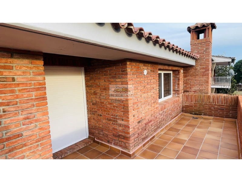 4 soveværelse Villa til salg i Arenys de Mar med garage - € 850.000 (Ref: 8836829)