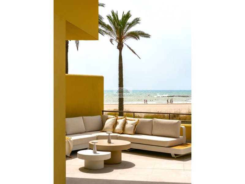 3 bedroom Penthouse for sale in Cubelles with garage - € 990,000 (Ref: 9375380)