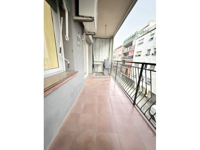 4 bedroom Flat for sale in Premia de Mar - € 237,000 (Ref: 9422529)