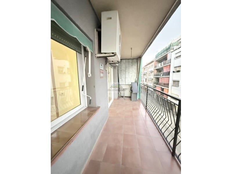 4 bedroom Flat for sale in Premia de Mar - € 237,000 (Ref: 9422529)