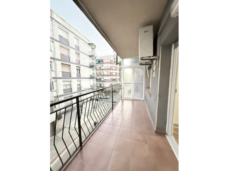 4 bedroom Flat for sale in Premia de Mar - € 237,000 (Ref: 9422529)