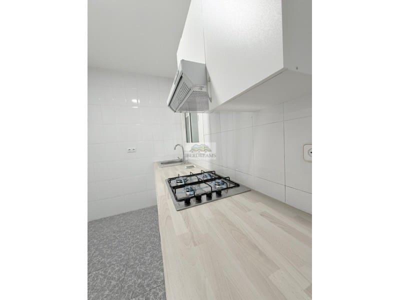 4 bedroom Flat for sale in Premia de Mar - € 237,000 (Ref: 9422529)