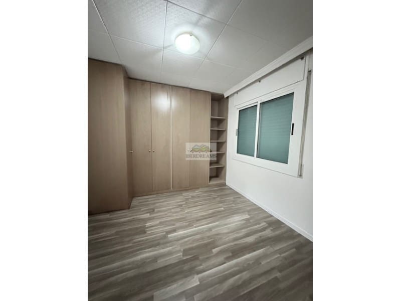 4 bedroom Flat for sale in Premia de Mar - € 237,000 (Ref: 9422529)