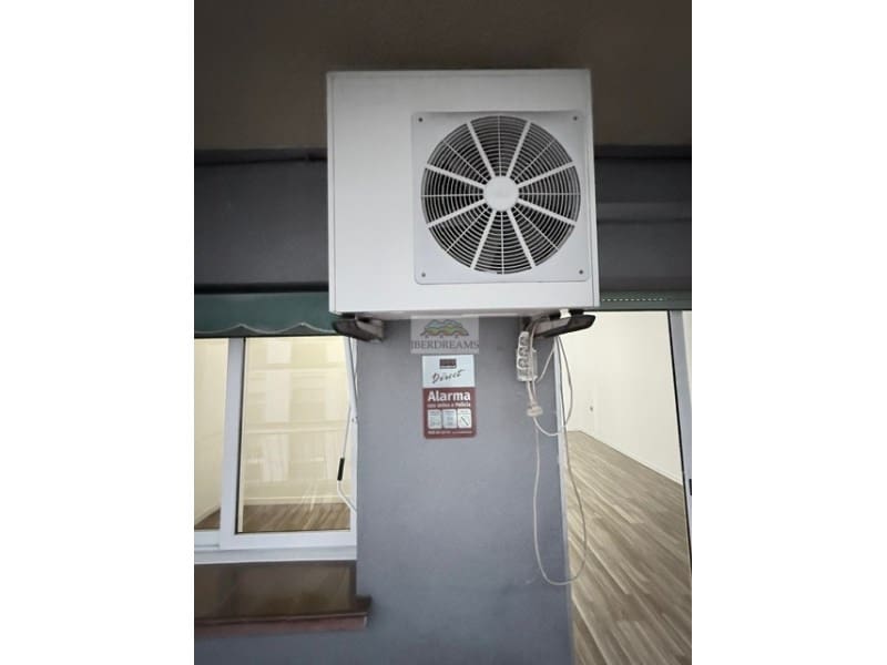 4 bedroom Flat for sale in Premia de Mar - € 237,000 (Ref: 9422529)