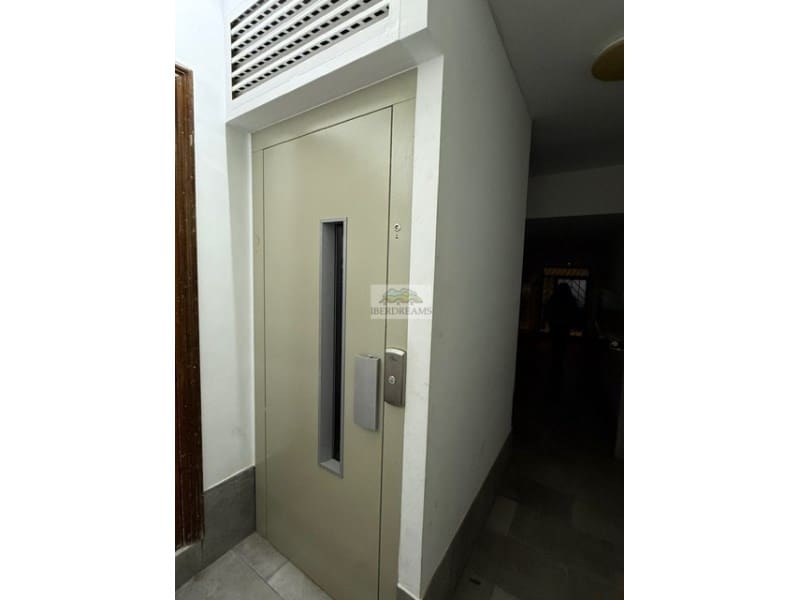 4 bedroom Flat for sale in Premia de Mar - € 237,000 (Ref: 9422529)