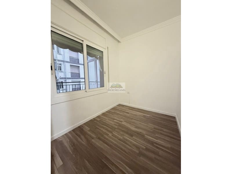 4 bedroom Flat for sale in Premia de Mar - € 237,000 (Ref: 9422529)