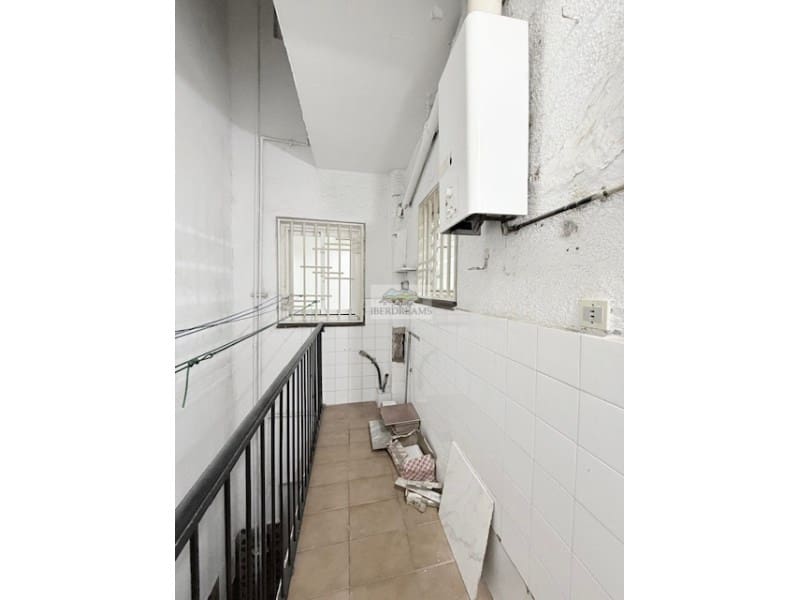 4 bedroom Flat for sale in Premia de Mar - € 237,000 (Ref: 9422529)