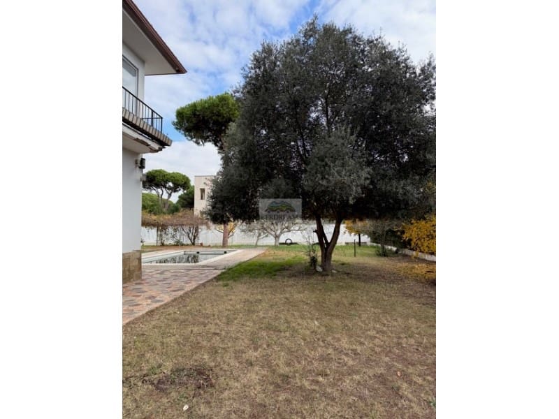 7 Zimmer Villa zu verkaufen in Gava mit Pool Garage - 1.700.000 € (Ref: 9478766)