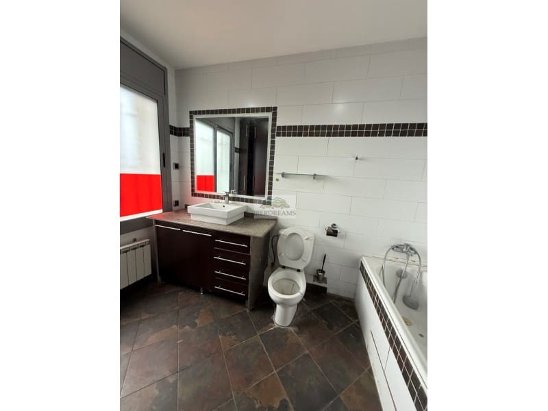 7 Zimmer Villa zu verkaufen in Gava mit Pool Garage - 1.700.000 € (Ref: 9478766)