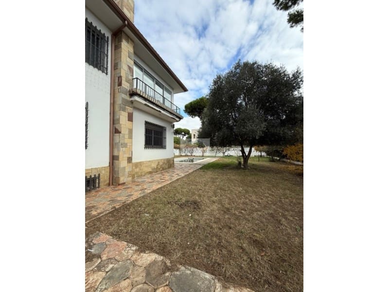 7 Zimmer Villa zu verkaufen in Gava mit Pool Garage - 1.700.000 € (Ref: 9478766)