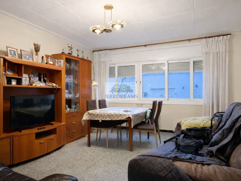 3 bedroom Townhouse for sale in Montcada i Reixac with garage - € 398,179 (Ref: 9488462)