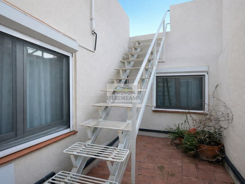 3 bedroom Townhouse for sale in Montcada i Reixac with garage - € 398,179 (Ref: 9488462)