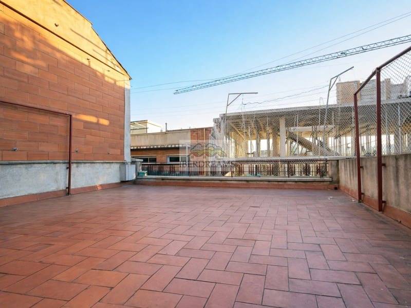 3 bedroom Townhouse for sale in Montcada i Reixac with garage - € 398,179 (Ref: 9488462)